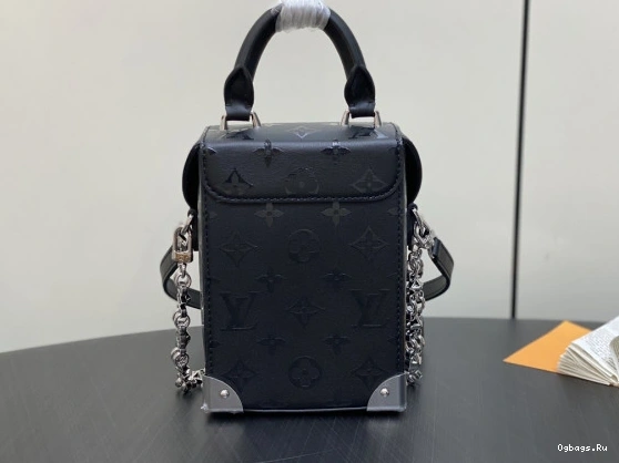 LOUIS Monogram Camera Box VUITTON Canvas 0409